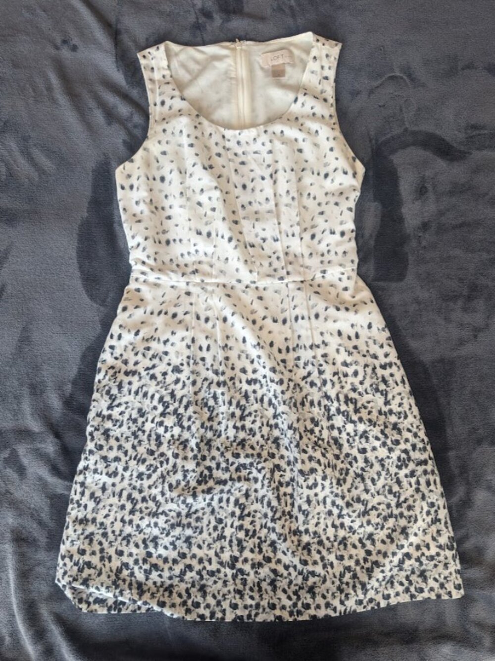 Loft sleeveless light summer dress.